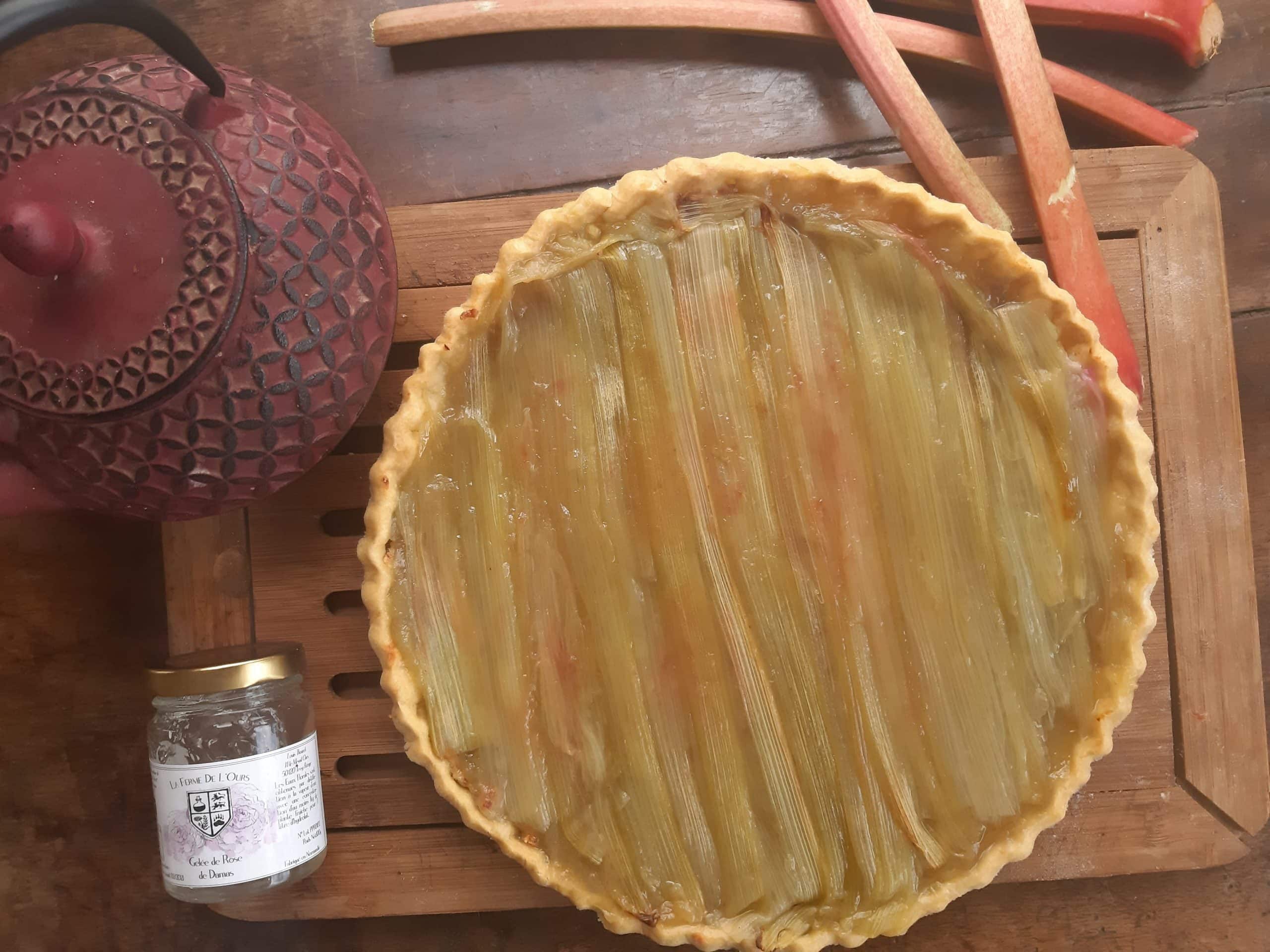 Recette de la tarte à la rhubarbe et gelée de Rose de Damas